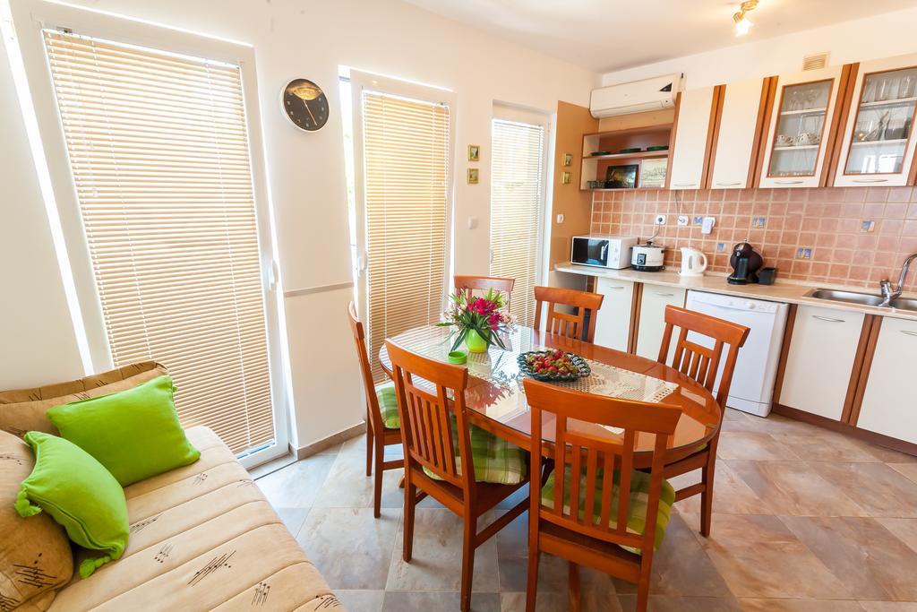 Apartments Mila Krimovica Eksteriør bilde